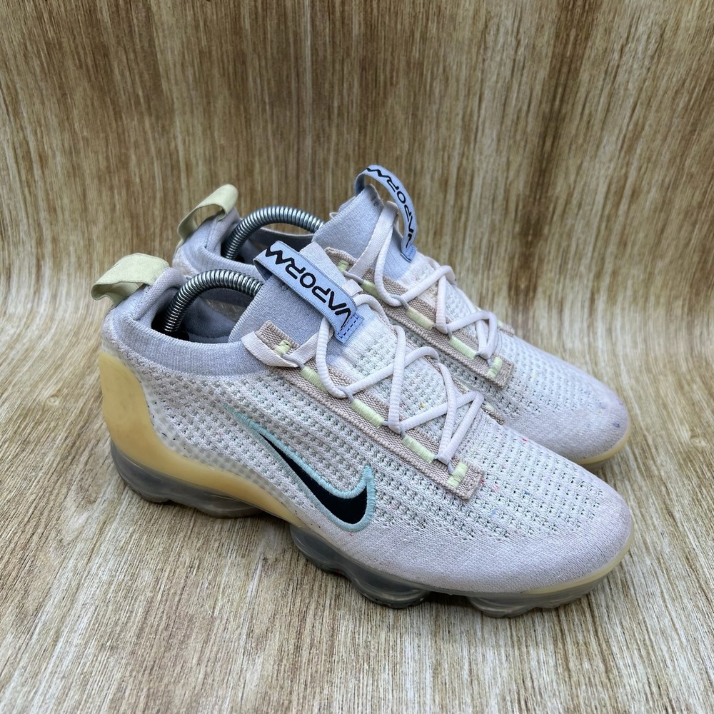 Nike Air‎ VaporMax 2021 FK Women's Size 6.5 Mismatched Swoosh Flyknit DQ7758-100